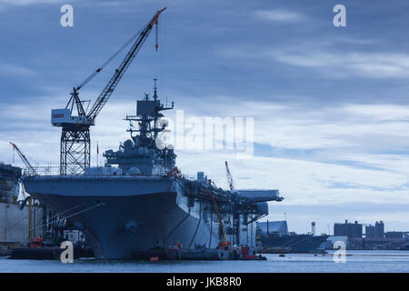 USA, Virginie, Portsmouth, Portsmouth Naval Shipyard, porte-avions en construction Banque D'Images