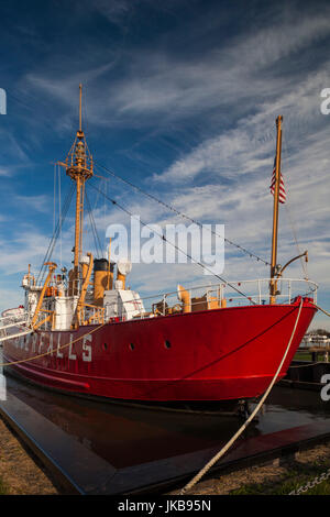 USA, Ohio, Lewes, waterfront, Lightship Overfalls, phare flottant Banque D'Images