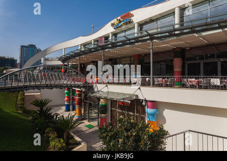 L'Albanie, Tirana, Rinia et parc Restaurant Taiwan et complexe Regency Casino Banque D'Images