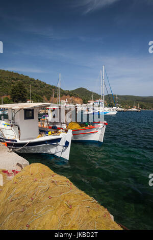 La Grèce, la Macédoine centrale région, zone de Halkidiki, péninsule Sithonia, Koulos, petit port Banque D'Images