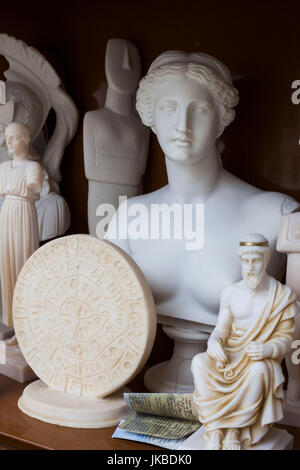 La Grèce, l'Épire Région, Parga, chiffres de Souvenirs de figures de la mythologie grecque Banque D'Images