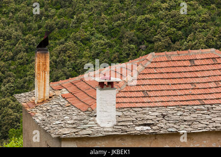 En Grèce, région de Thessalie, Pinakates, péninsule de Pelion, détail de toit Banque D'Images