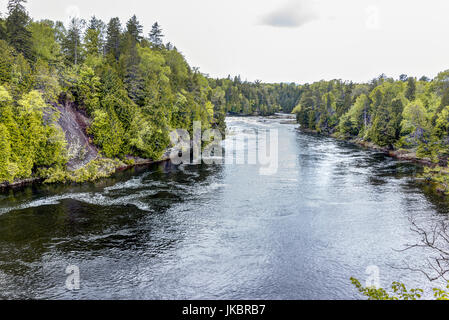 Rivière Montmorency à Boischatel ville de paysage québécois Banque D'Images