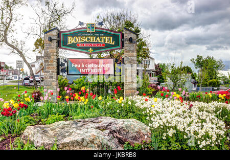 Beauport, Canada - 1 juin 2017 : la fête à ville de Québec entrée avec inscription par route, situé près de la rivière Montmorency Banque D'Images