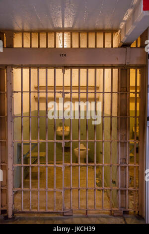 Cellule de prison à l'intérieur du pénitencier d'Alcatraz, San Francisco, California, USA Banque D'Images