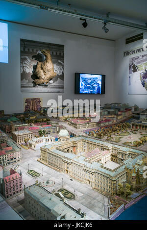 Allemagne, Berlin, Museum Insel, Humbolt Box, pièce pour le point d'être reconstruit Neue Schloss Palais Royal, modèle palace Banque D'Images