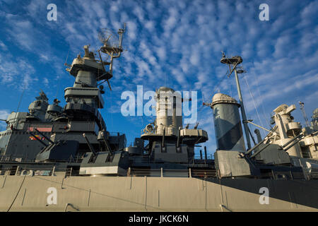 USA, North Carolina, Wilmington, cuirassé USS North Carolina, BB-55, la fin de l'après-midi Banque D'Images