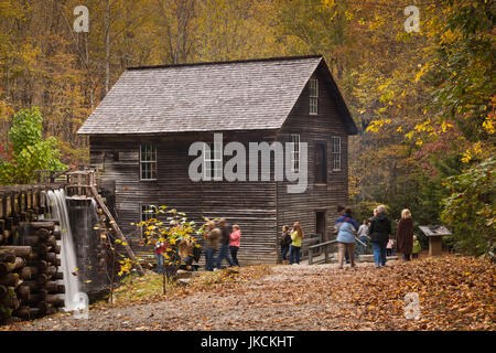 USA, Caroline du Nord, parc national des Great Smoky Mountains, le Mingus Mill, automne Banque D'Images