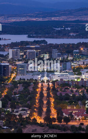 L'Australie, Territoire de la capitale australienne, Canberra, ACT, vue sur la ville de Mount Ainslie, Dawn Banque D'Images