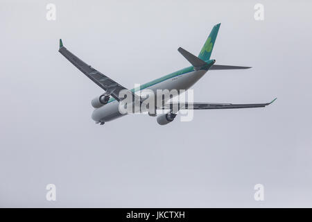 FARO, PORTUGAL - Juin 24, 2017 Vols : Départ en avion de l'Aéroport International de Faro. Flight Banque D'Images