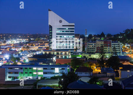 L'Australie, Australie occidentale, Bunbury, augmentation de la ville vue depuis la colline de Marlston, dusk Banque D'Images