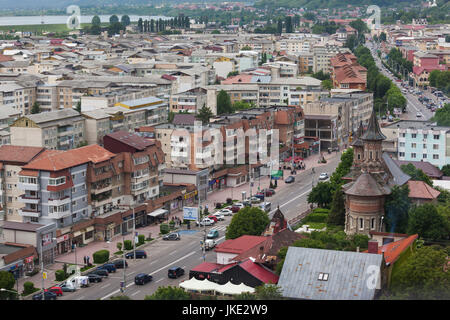 Roumanie, région de Moldova, Piatra Neamt, augmentation de la ville depuis le Mt. Telegondola Cozla Banque D'Images