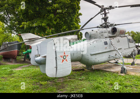 La Bulgarie, la côte de la mer Noire, Varna, Musée de la Marine Nationale, le russe Kamov KA-27 construit à la lutte anti-sous-hélicoptère de la marine, de l'OTAN, nom de code 'Helix' Banque D'Images