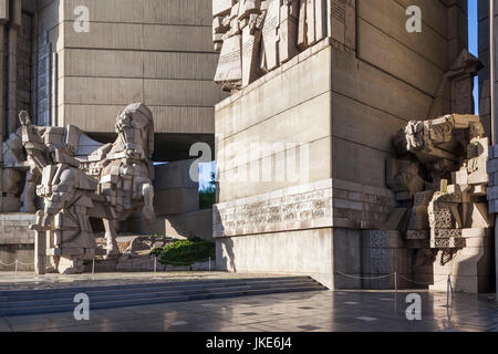 La Bulgarie, montagnes centrales, Shumen, créateurs de l'époque soviétique, de l'Etat bulgare, Monument construit en 1981 pour célébrer le premier Empire bulgare a 1300e anniversaire Banque D'Images