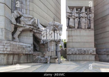 La Bulgarie, montagnes centrales, Shumen, créateurs de l'époque soviétique, de l'Etat bulgare, Monument construit en 1981 pour célébrer le premier Empire bulgare a 1300e anniversaire Banque D'Images