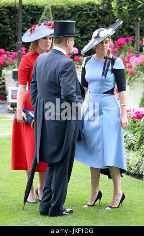 La famille royale arrivent à Royal Ascot 2017 tenue à Ascot Racecourse - Mesdames jour comprend : la princesse Eugenie d'York, la Princesse Béatrice d'York, le Prince Andrew, duc de York, où : London, Royaume-Uni Quand : 22 Juin 2017 Crédit : David Sims/WENN.com Banque D'Images