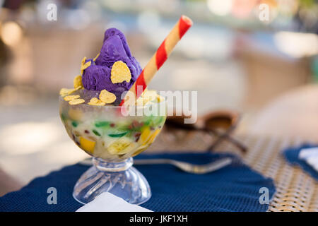 Philippines La glace mixte ou Halo Halo Banque D'Images