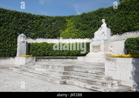 Jardin Volksgarten - parc public dans le centre ville de Vienne, Autriche. L'Impératrice Elisabeth Monument. Banque D'Images