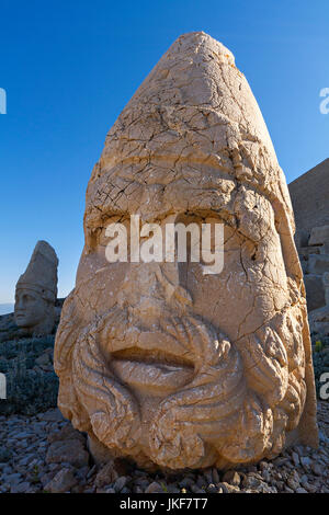 Sanctuaire de montagne Nemrut, ruines de la civilisation de Commagène, site de la Turquie. Banque D'Images