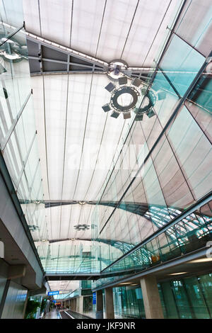 BANGKOK - 8 novembre, 2009 5 : intérieur futuriste de l'aéroport de Suvarnabhumi à Bangkok, Thaïlande. C'est l'aéroport le plus achalandé du 18ème dans le monde (en voyageurs tra Banque D'Images