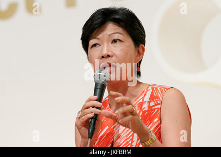 Kathy Matsui Vice-président de Goldman Sachs Japan Co., Ltd., prend la parole lors du 22e Congrès international pour les femmes d'affaires à Grand Nikko Tokyo Daiba le 23 juillet 2017, Tokyo, Japon. 55 conférenciers invités, principalement des femmes leaders, se sont réunis pour discuter des rôles des femmes dans la politique, l'économie et la société. La conférence annuelle a eu lieu depuis 1996. Credit : Rodrigo Reyes Marin/AFLO/Alamy Live News Banque D'Images