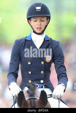 Aix-la-Chapelle, Allemagne. 23 juillet, 2017. L'American dressage rider Laura Graves sur son cheval Verdades au tournoi dans l'Equestrian CHIO Aachen, Allemagne, 23 juillet 2017. Photo : Friso Gentsch/dpa/Alamy Live News Banque D'Images