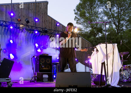 Valflaunes, Pic St Loup, Occitanie France : le 22 juillet 2017. Fête de la musique, Hortus vivent dans le domaine de l'Hortus, Wine Estate. Sly Johson en concert. Credit : Digitalman/Alamy Live News Banque D'Images