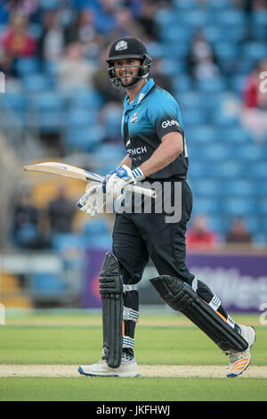 Headingley, UK. 23 juillet, 2017. Ross Whiteley (rapides) Worcestershire sourit ayant marqué un demi-siècle au cours de la Natwest T20 jeu entre le Yorkshire Vikings v Rapids Worcestershire le dimanche 23 juillet 2017. Photo par Mark P Doherty. Credit : Pris Light Photography Limited/Alamy Live News Banque D'Images