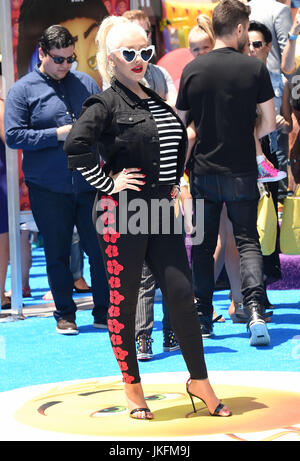 Westwood, Californie, USA. 23 juillet, 2017. Christina Aguilera arrive pour la première du film 'l'Emoji' au Regency Village Theatre. Credit : Lisa O'Connor/ZUMA/Alamy Fil Live News Banque D'Images