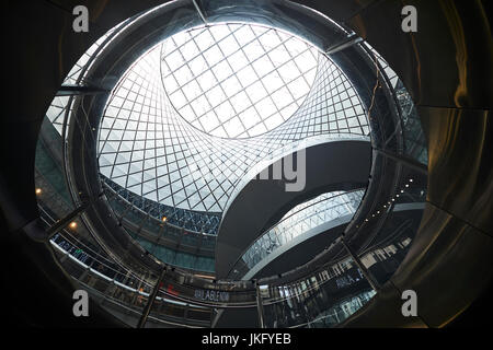 La ville de New York, Manhattan, États-Unis Fulton, le plus grand centre-ville Métro Nouveau moyeu dans Lower Manhattan Banque D'Images