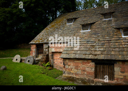 Buff-extérieur grès rose Pierre de Nether Alderley Mill moulin du xvie siècle Nether Alderley, Cheshire, Angleterre. Grade désigné II* énumérés construire Banque D'Images