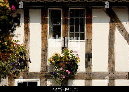 Un historique répertorié les Olde Kings Arms pub tudor sur High Street , le centre-ville de Congleton, Cheshire, Angleterre de l'Est. Banque D'Images