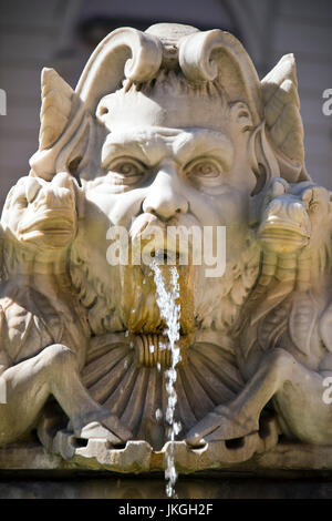 Close up vertical de la Lande Fontaine de la Piazza Navona à Rome. Banque D'Images