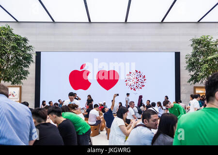 Singapour - le 28 mai 2017 : nouvel Apple Store de l'Orchard Road Banque D'Images