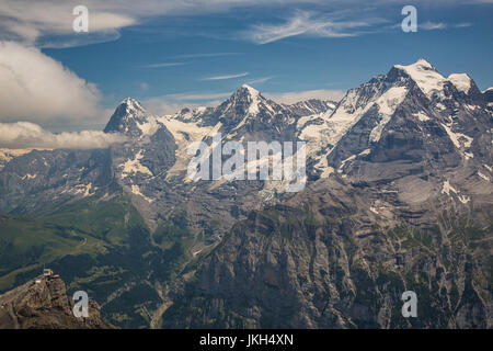 Jungfrau, l'Eiger et le Mönch de Schilthorn Banque D'Images