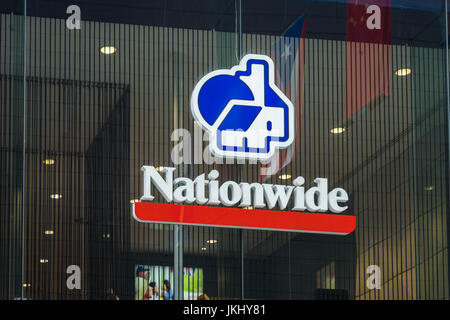 Nationwide Building Society signe au-dessus, la direction générale, le centre commercial Westfield Stratford, Arrondissement de Newham, Londres, Angleterre, Royaume-Uni Banque D'Images