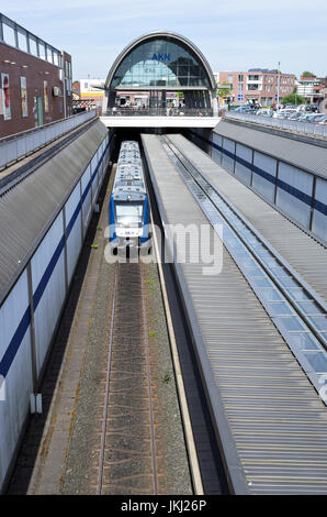 Alstom LINT 54 train régional d'Akn. AKN Eisenbahn AG exploite les trains de banlieue et à Hambourg et Schleswig-Holstein, Allemagne. Banque D'Images