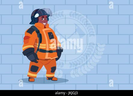 African American Fireman en uniforme et le Casque de Pompier adultes sur fond brique Stand Illustration de Vecteur