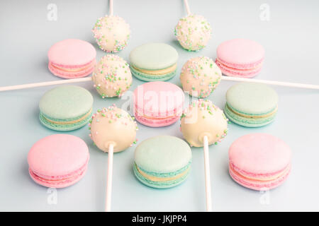 Couleur douce et ses macarons cake pops Banque D'Images