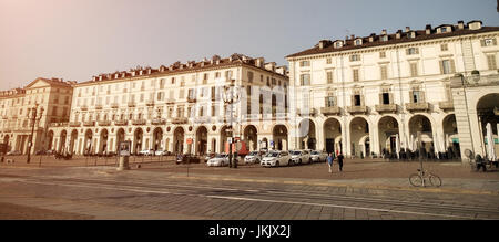 TURIN, ITALIE - 7 juillet 2017 : Turin (Piémont, Italie) Vue de place Vittorio Veneto, la grande place de la ville, Banque D'Images