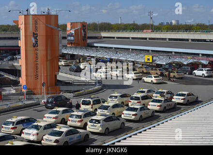 Les taxis, un terminal de l'aéroport de Tegel, village, Reinicken, Berlin, Allemagne, la borne A, Flughafen Tegel, Reinickendorf, Deutschland Banque D'Images