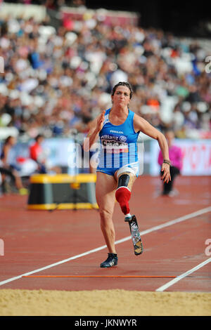 Londres, Royaume-Uni. 23 juillet, 2017. Martina Caironi 8.9 (ITA) en marche pour aller dans la Women's Long Saut T42 lors de la finale mondiale d'athlétisme 2017 Para dans le stade de Londres, Queen Elizabeth Olympic Park. Caironi 8.9 résolument remporte la finale avec un saut 4.72m, un record personnel et 0.93m plus loin que le second athlète. Crédit : Michael Preston/Alamy Live News Banque D'Images