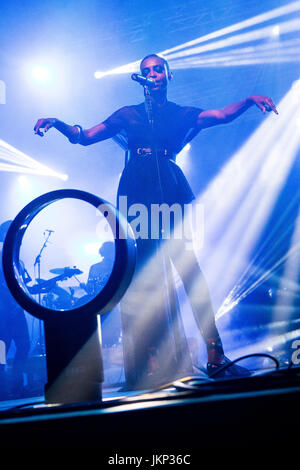 Milan, Italie. 24 juillet, 2017. Le groupe électronique anglais MORCHEEBA effectue sur scène à Circolo Magnolia. Credit : Rodolfo Sassano/Alamy Live News Banque D'Images