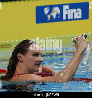 Budapest. 24 juillet, 2017. Katinka Hosszu de Hongrie célèbre après avoir remporté le 200 m quatre nages finale de natation au 17e Championnats du Monde FINA à Budapest, Hongrie le 24 juillet 2017. Katinka Hosszu réclamé le titre avec 2:07,00. Credit : Ding Xu/Xinhua/Alamy Live News Banque D'Images