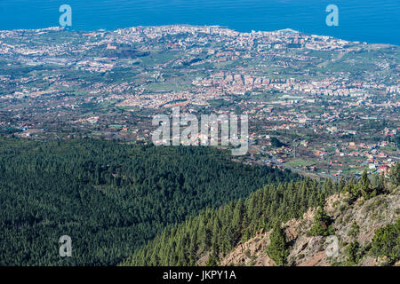 Vue sur Puerto de la Cruz, Tenerife, Espagne Banque D'Images