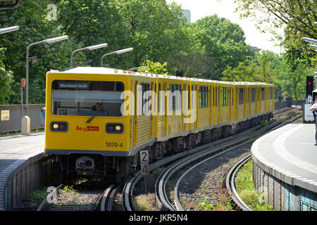 Métro, U1, porte de Silésie, cross montagne, Berlin, Allemagne, U-Bahn, Schlesisches Tor, Kreuzberg, Deutschland Banque D'Images