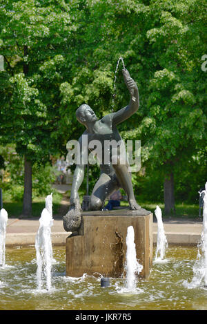 Puits de pêche, Francfort, avenue montagne lumineuse, Berlin, Allemagne, Fischerbrunnen, Frankfurter Allee, Lichtenberg, Deutschland Banque D'Images