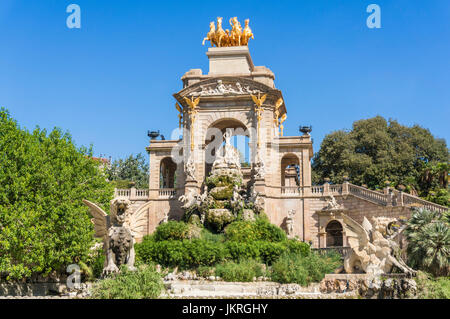 Barcelone Espagne catalunya le Quadrige de l'Aurora sur Cascada Monumental dans Parc de la Ciutadella Apartaments Ciutat Vella Barcelone Espagne Catalogne Europe eu Banque D'Images