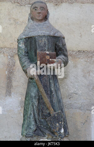 La France, l'Yonne (89), Auxerre, abbaye de Saint-germain, dans l'église, statue originaire de l'église de Sacy représentant Saint Fiacre patron des jardin Banque D'Images