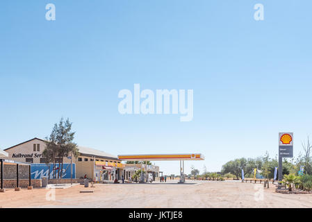 KALKRAND, NAMIBIE - Juin 14, 2017 : une station-service et un centre commercial à Kalkrand, village de la B1-route entre Mariental et Rehoboth Banque D'Images